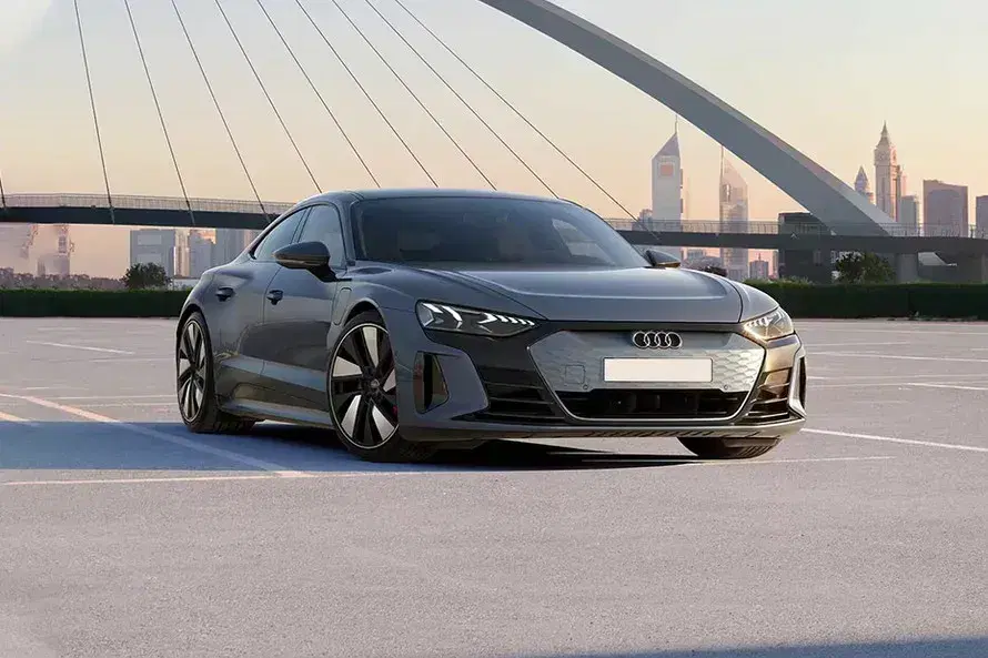 Audi e-tron GT image 2
