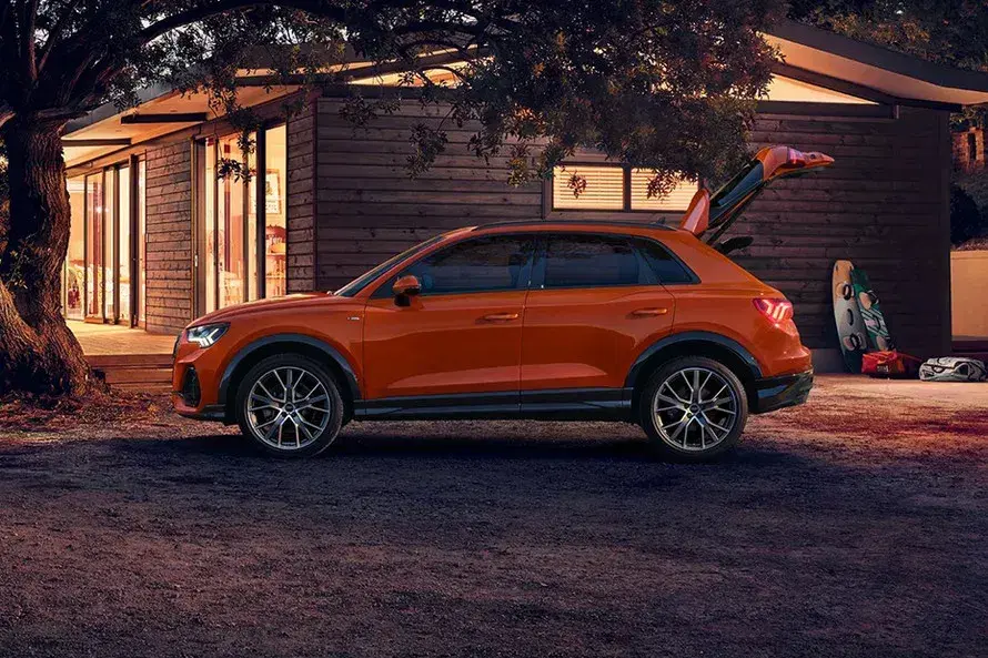 audi-q3-side-view-left-90-3.webp
