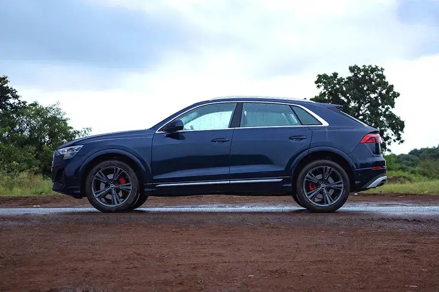 Audi Q8 image 3