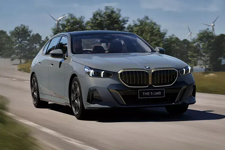 BMW 5 Series image 4