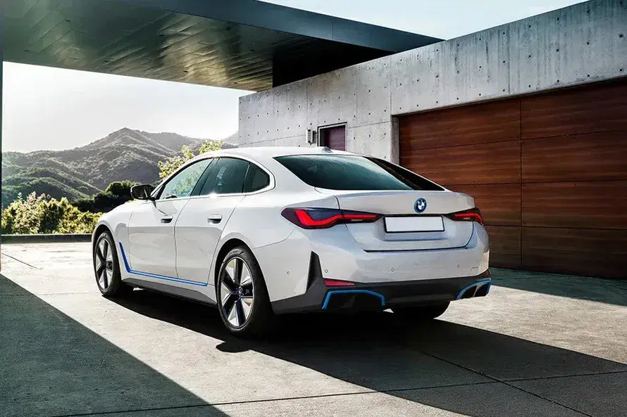 BMW i4 image 4