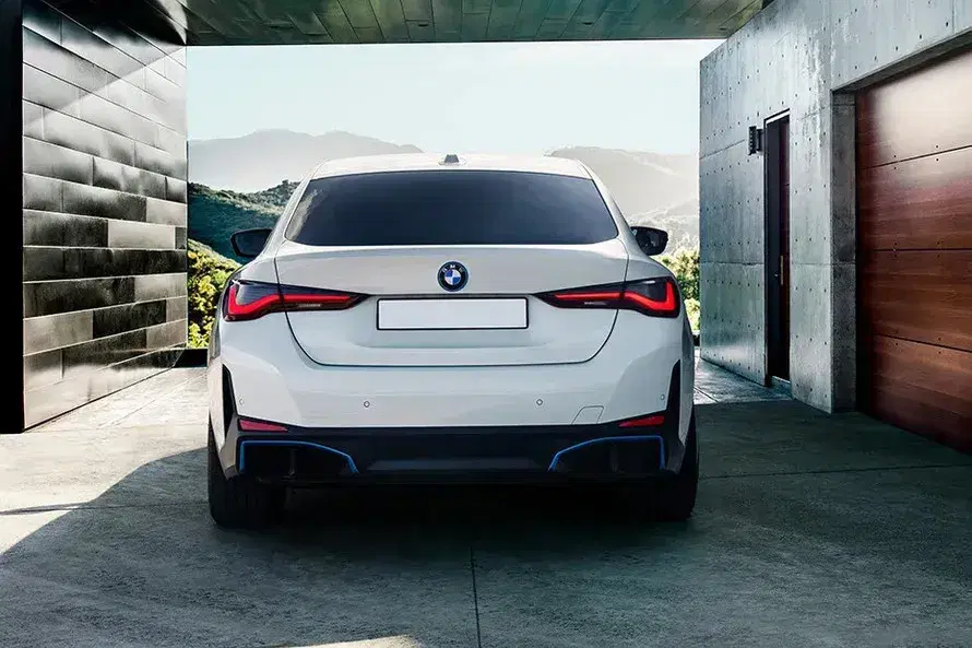 BMW i4 image 5