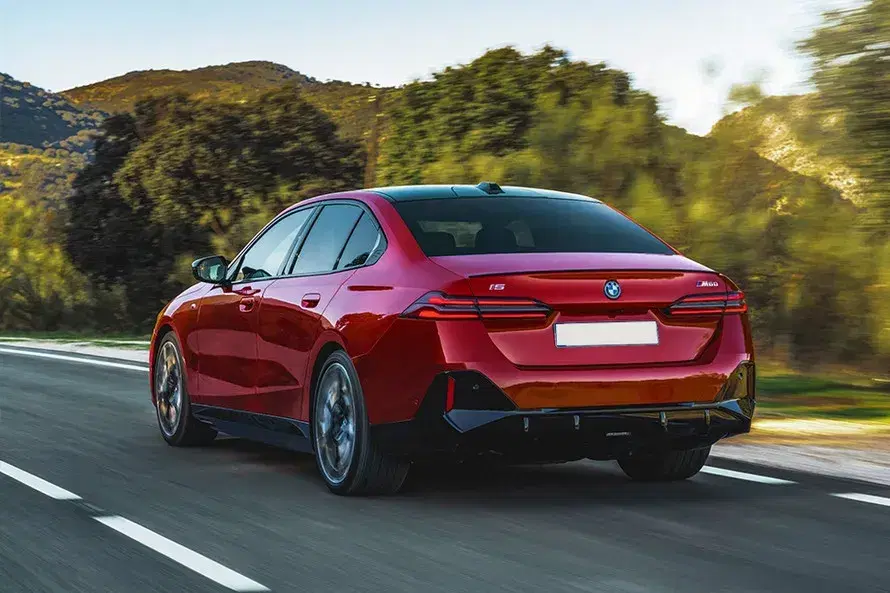 bmw-i5-rear-left-view-121-4.webp