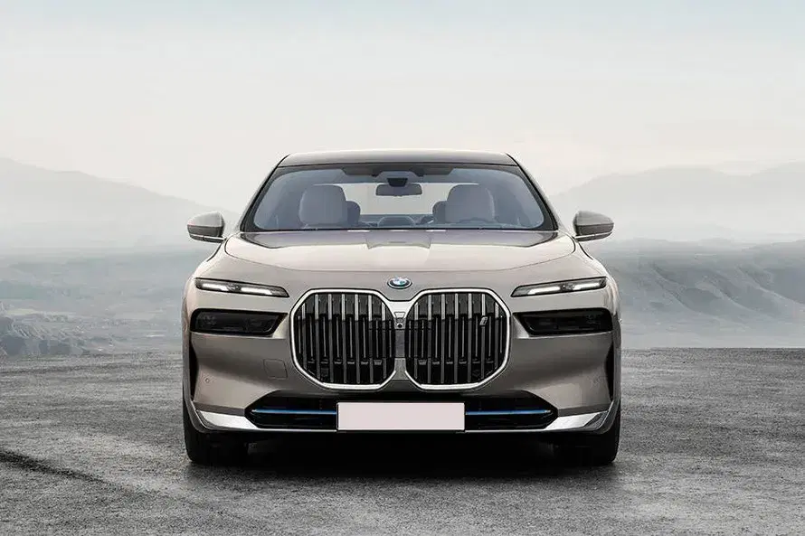 BMW i7 image 2
