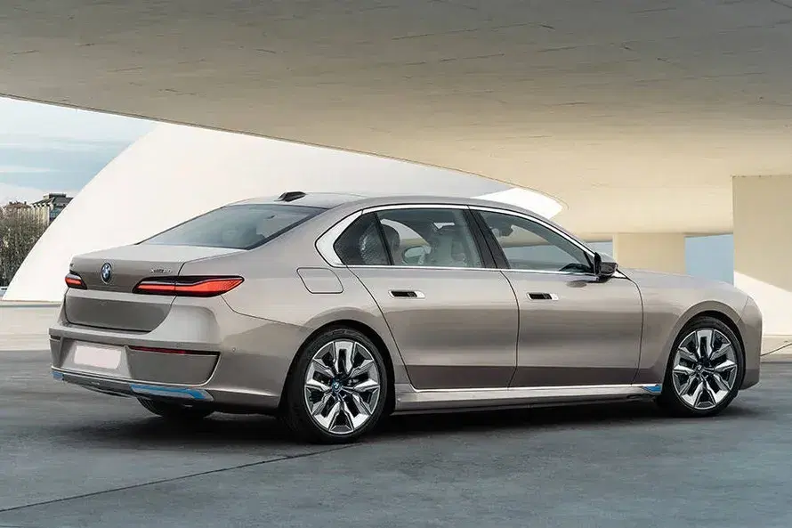 BMW i7 image 4
