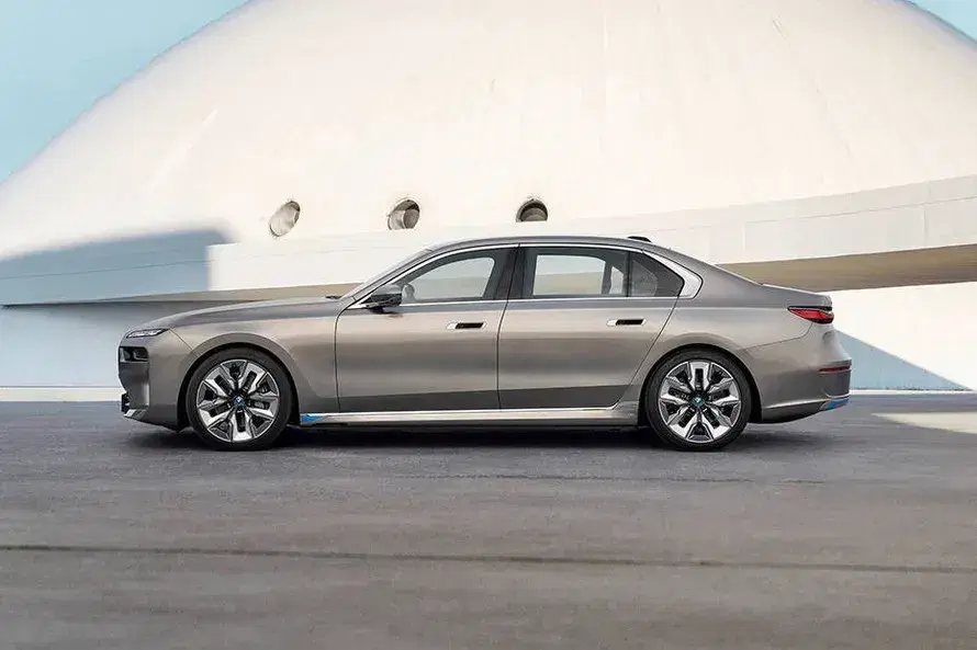 BMW i7 image 3