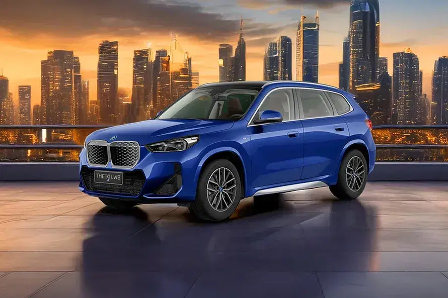 BMW iX1 image 1