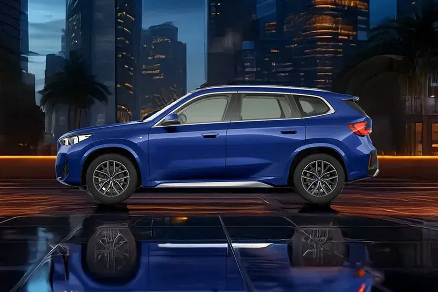 BMW iX1 image 3
