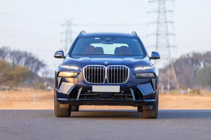 BMW X7 image 2