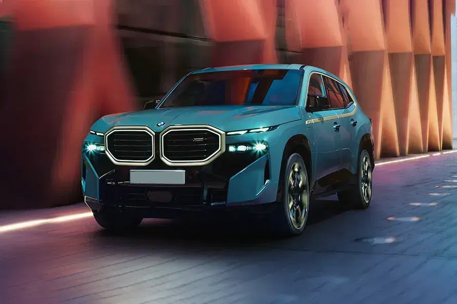 BMW XM image 1