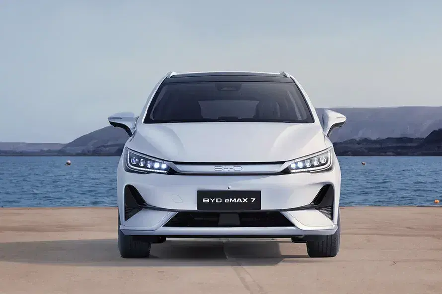 BYD eMAX 7 image 2