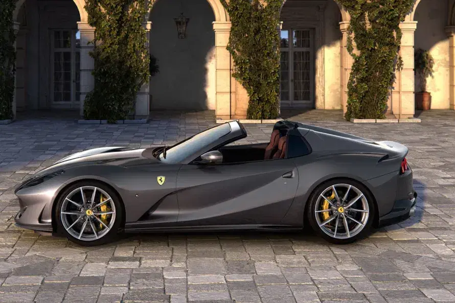 Ferrari 812 image 2