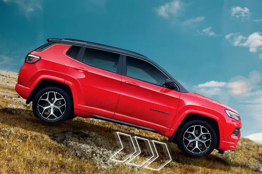 jeep-compass-exterior-image-165-5.webp