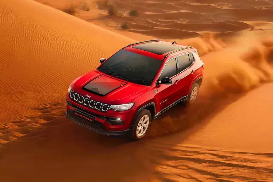 jeep-compass-front-left-side-47-1.webp