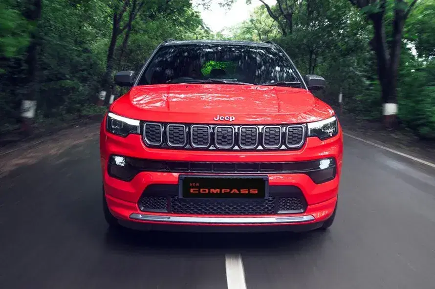 jeep-compass-front-view-118-2.webp
