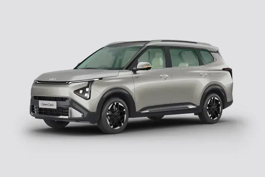 kia-carens-clavis-front-left-side-47-1.webp