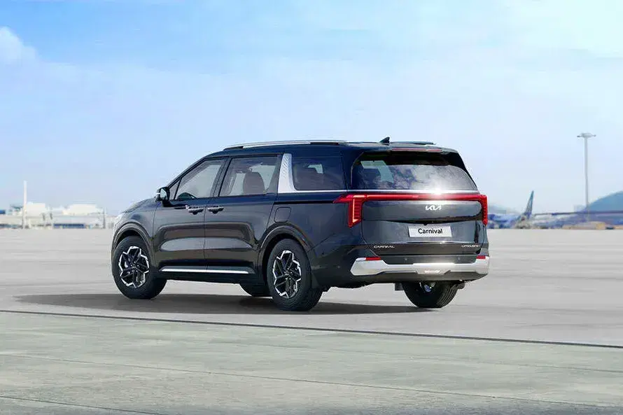 KIA Carnival image 2