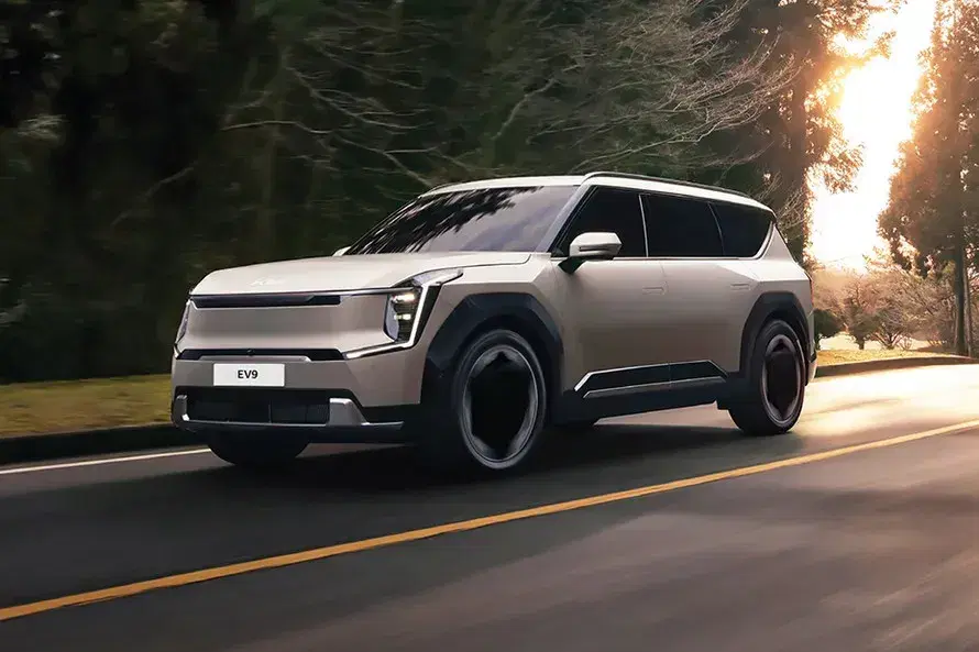 KIA EV9 image 1