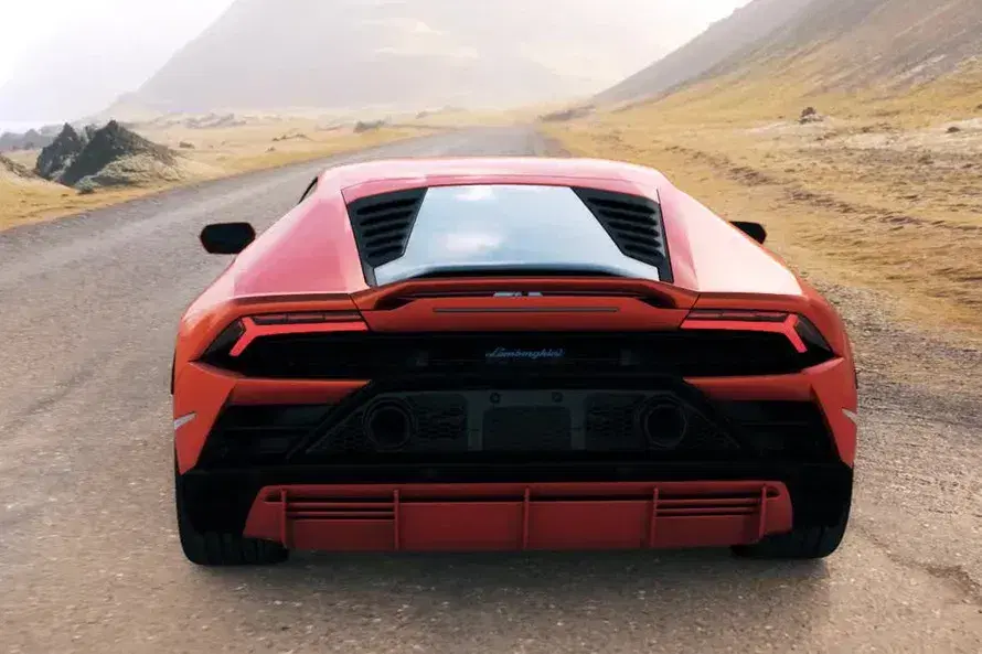 Lamborghini Huracan EVO image 5