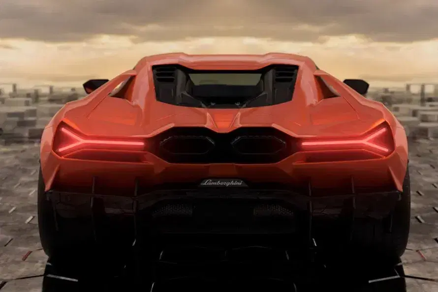 Lamborghini Revuelto image 4