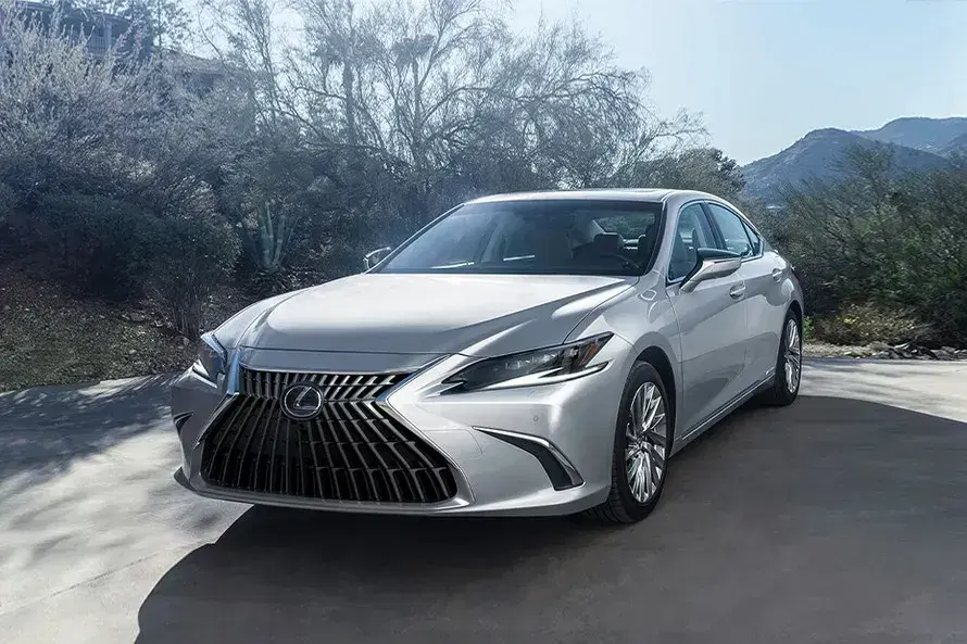 Lexus ES Electric image 1