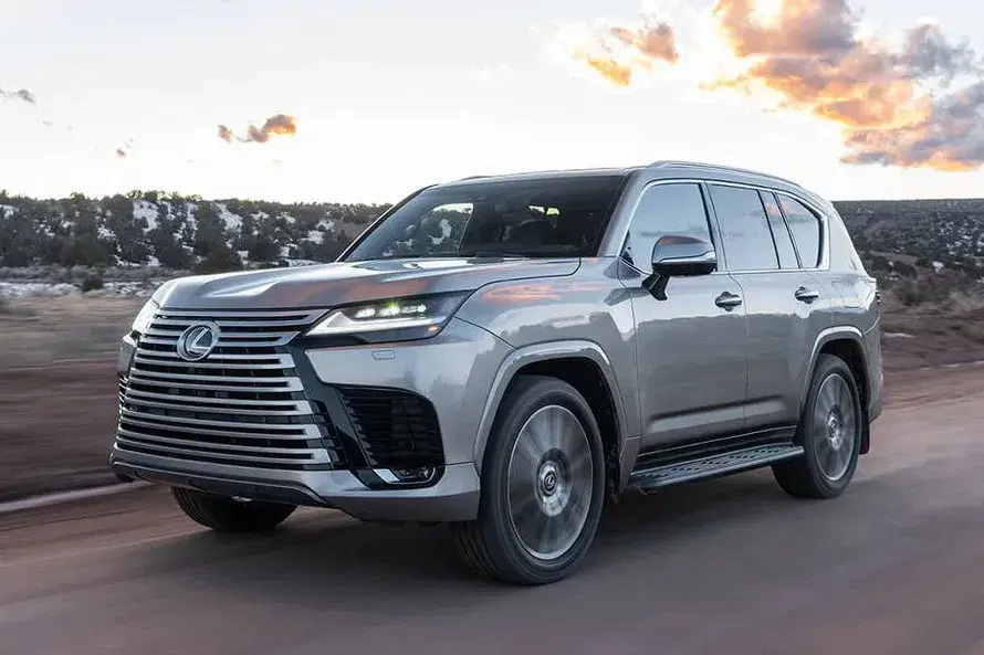 Lexus LX image 4