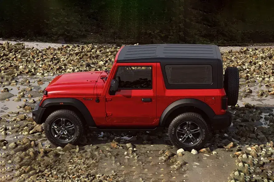 mahindra-thar-side-view-left-90-3.webp
