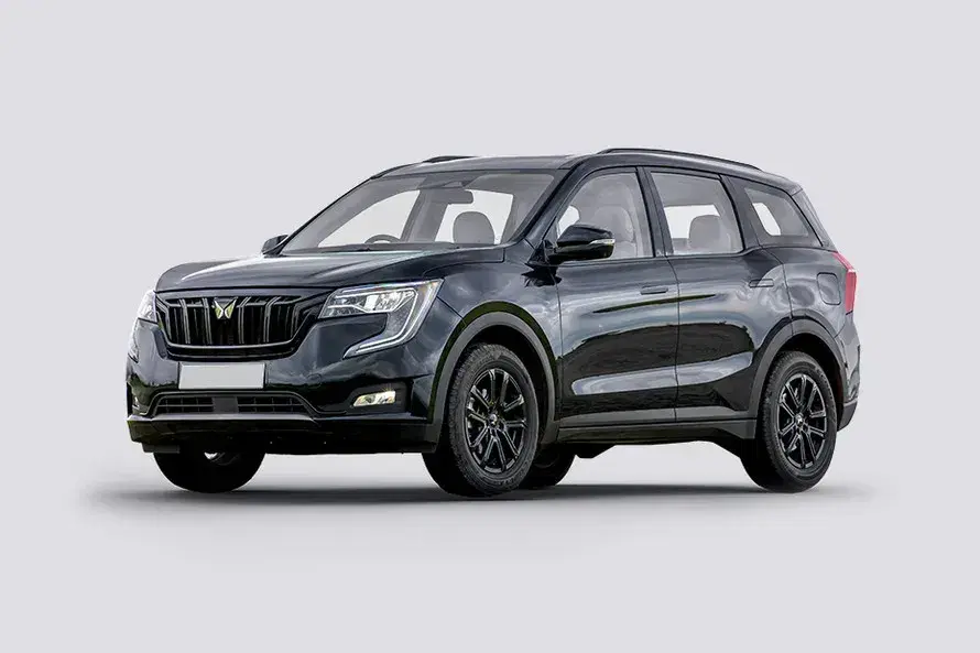 Mahindra XUV700 image 1