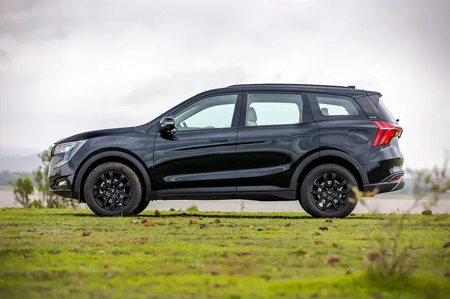 Mahindra XUV700 image 3