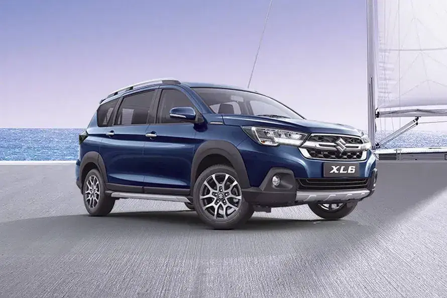 maruti-xl6-front-left-side-47-1.webp