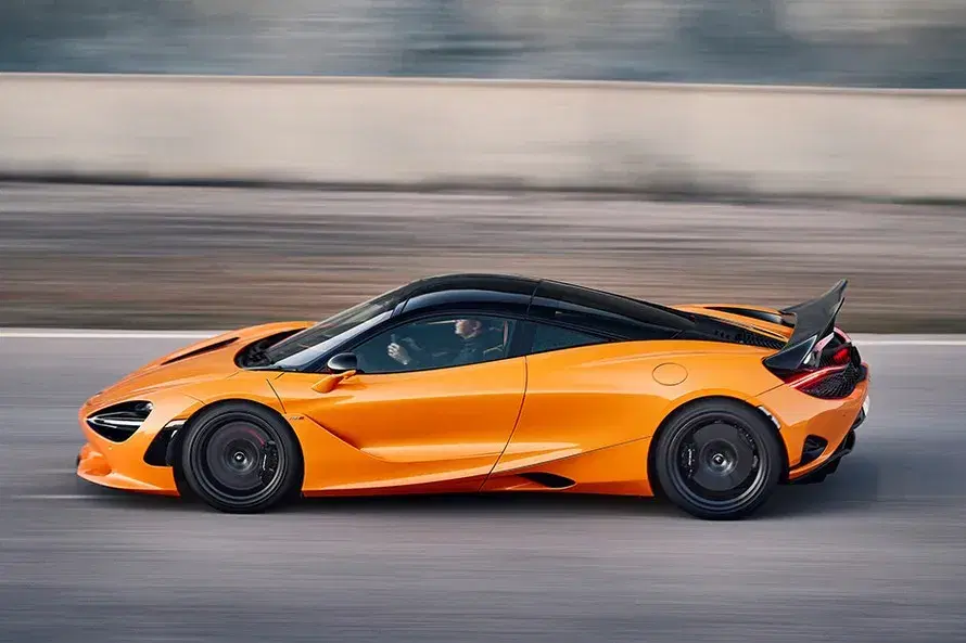 Mclaren 750S image 2