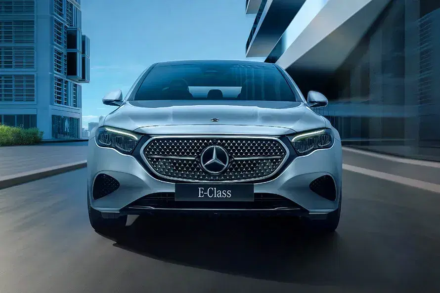 Mercedes-Benz E-Class image 2