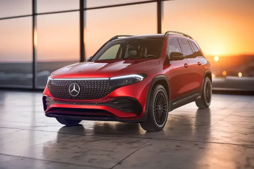 Mercedes-Benz EQB image 1