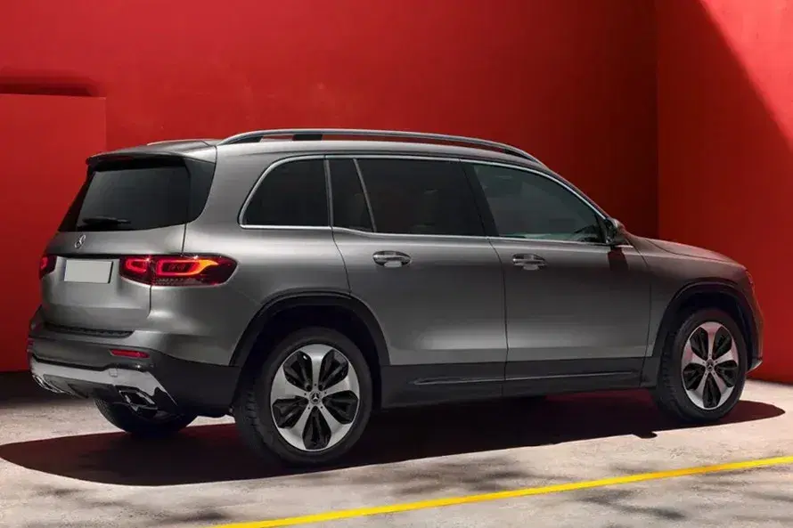 Mercedes-Benz GLB image 2