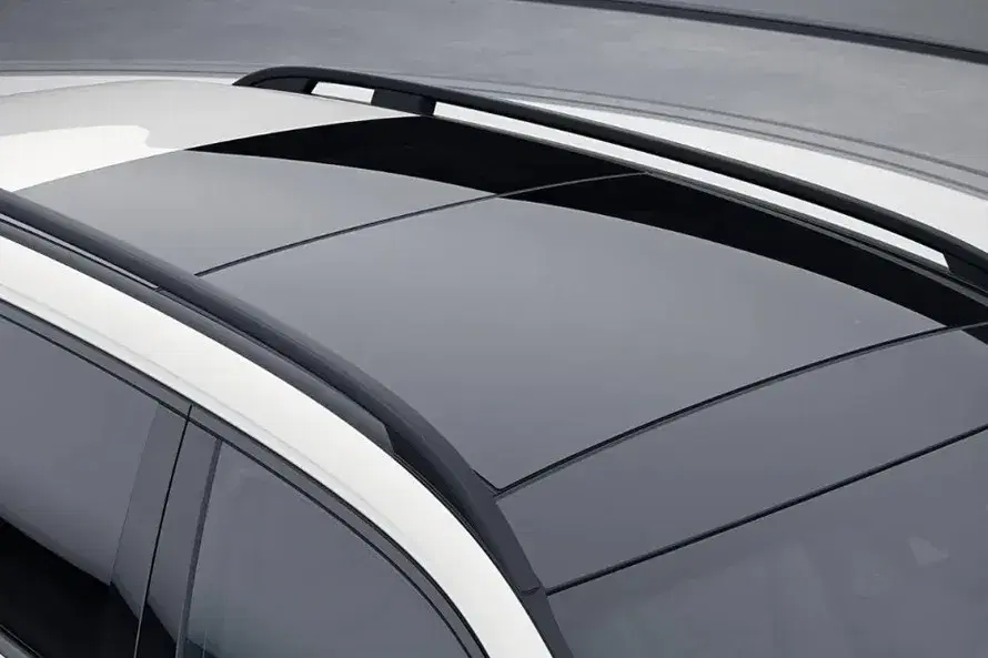 Mercedes-Benz GLB image 5