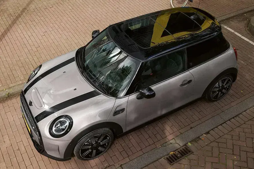 Mini Cooper 3 DOOR image 5