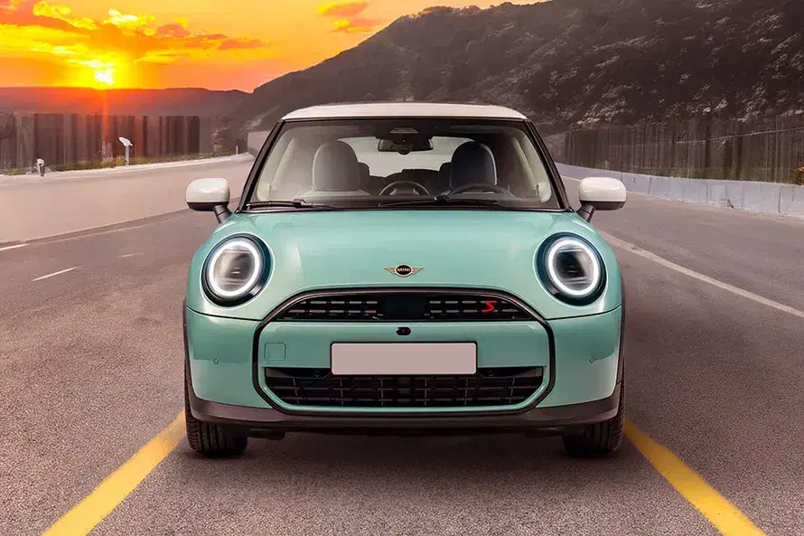 Mini Cooper S image 3