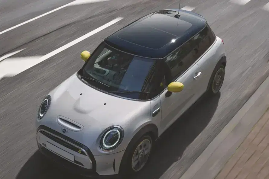 Mini Cooper SE image 4