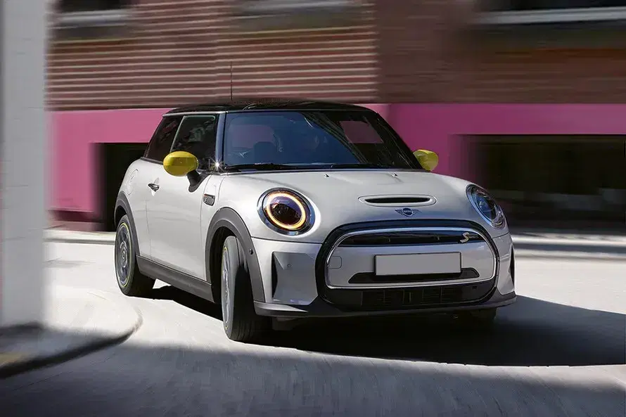 Mini Cooper SE image 1