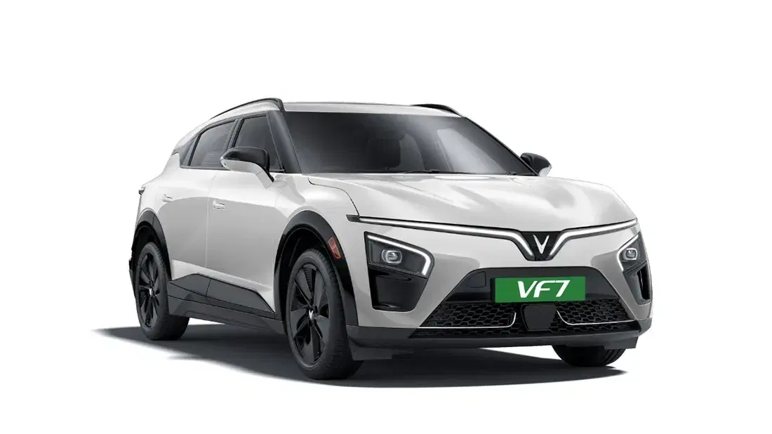 VinFast VF7 image 1