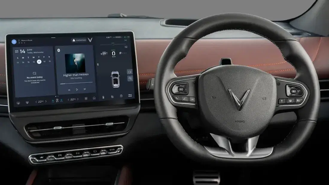 VinFast VF7 image 2