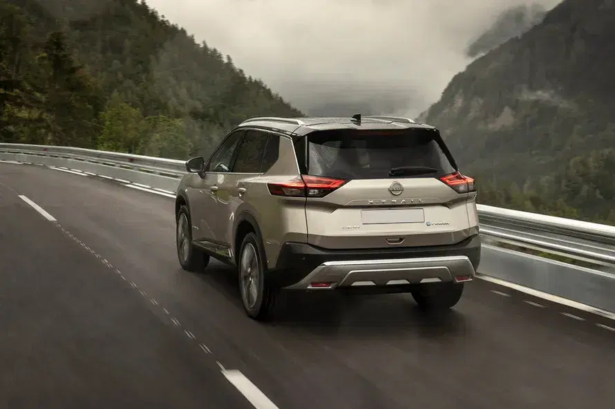 Nissan X-Trail image 2