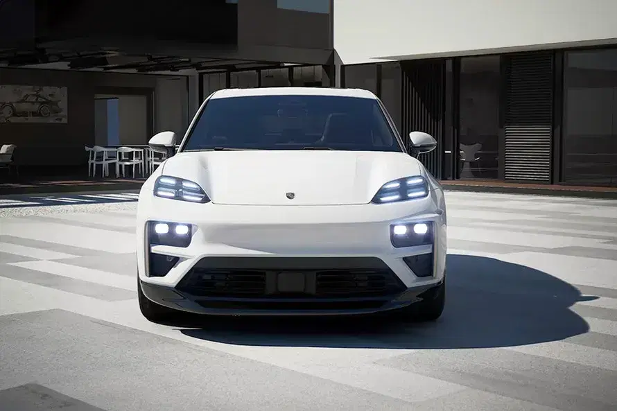 Porsche Macan EV image 2