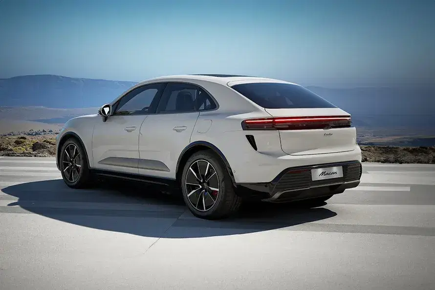 Porsche Macan EV image 4