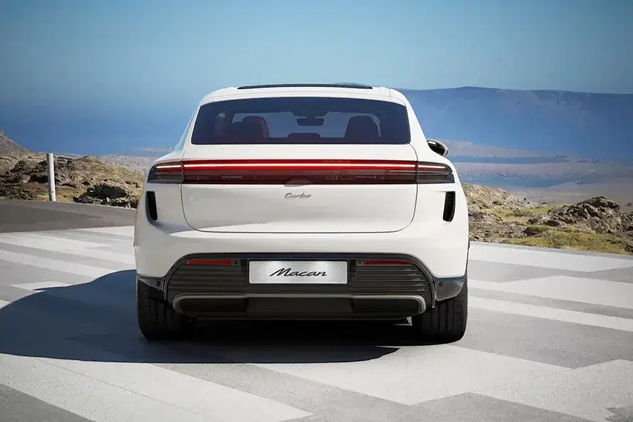 Porsche Macan EV image 5
