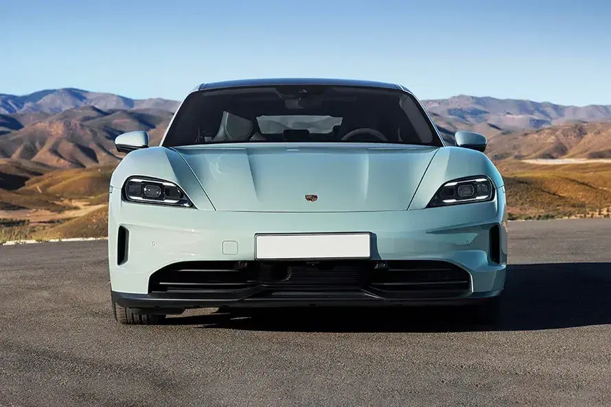 Porsche Taycan image 2