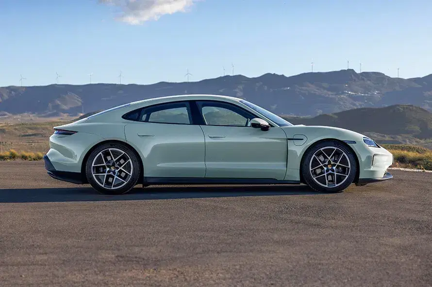 Porsche Taycan image 5