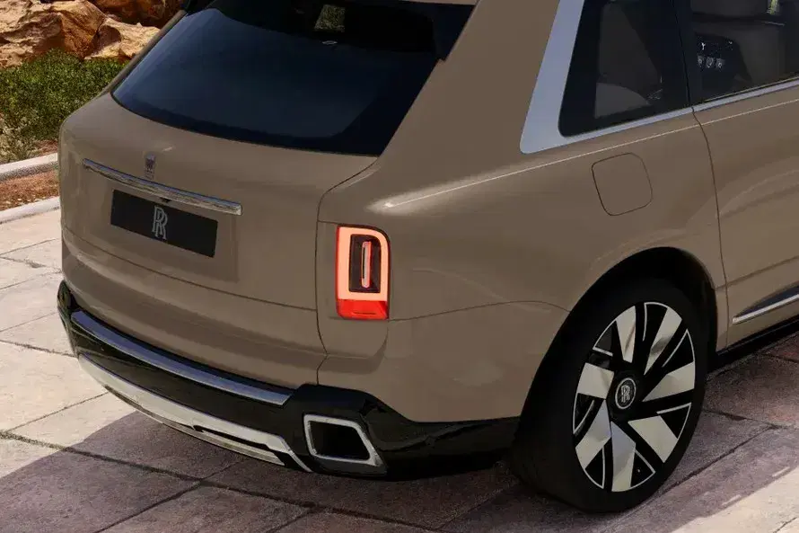 rolls-royce-cullinan-taillight-44-7.webp