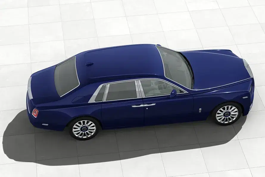 rolls-royce-phantom-top-view-117-5.webp