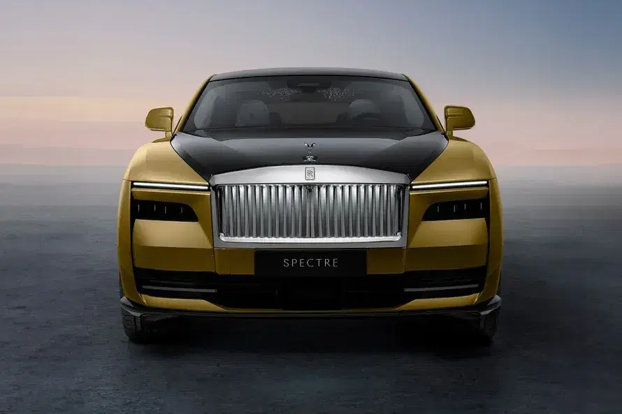 Rolls-Royce Spectre image 2